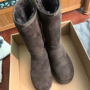 Brown ugg boots tall